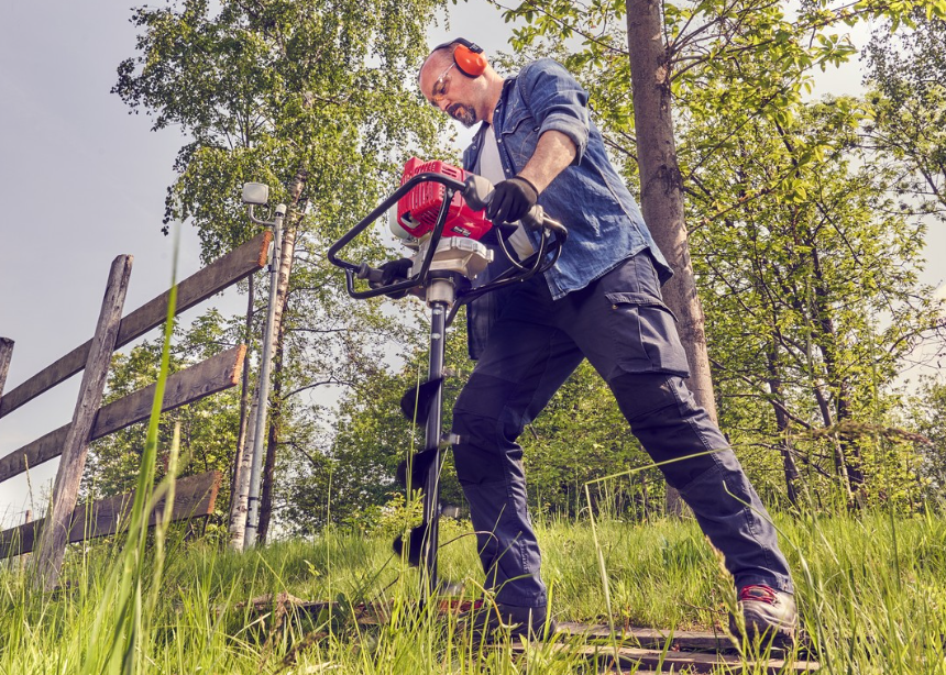 Tracmaster Ltd | Bluebird NEAHO35 & NEAHO50 One-Man Hole Borers